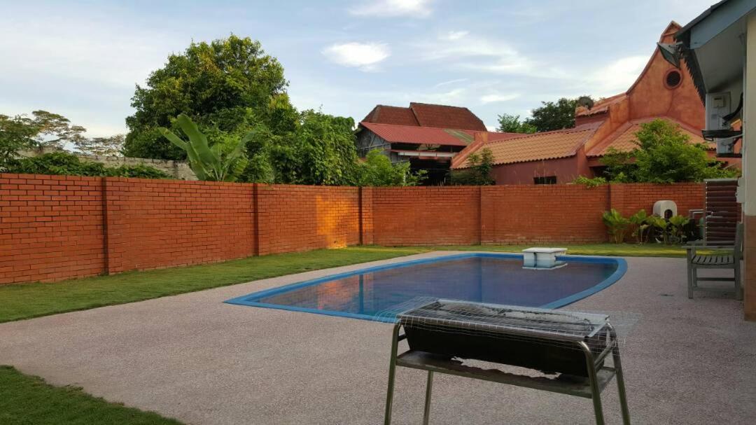 Villa With Private Swimming Pool Malacca Esterno foto